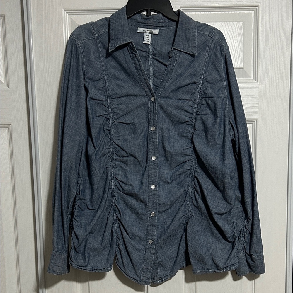 Women's Blue Button-up Top
